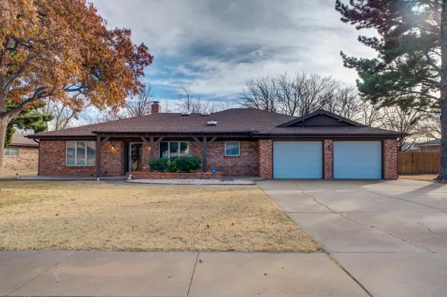 Front exterior — 905 W Jackson Street, Floydada, TX 79235