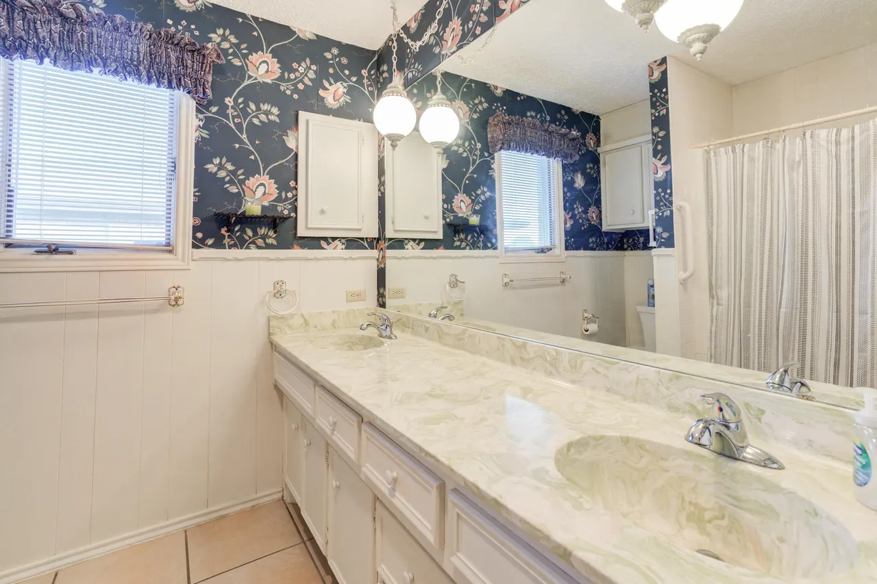 Photo 39 — 905 W Jackson Street, Floydada, TX 79235