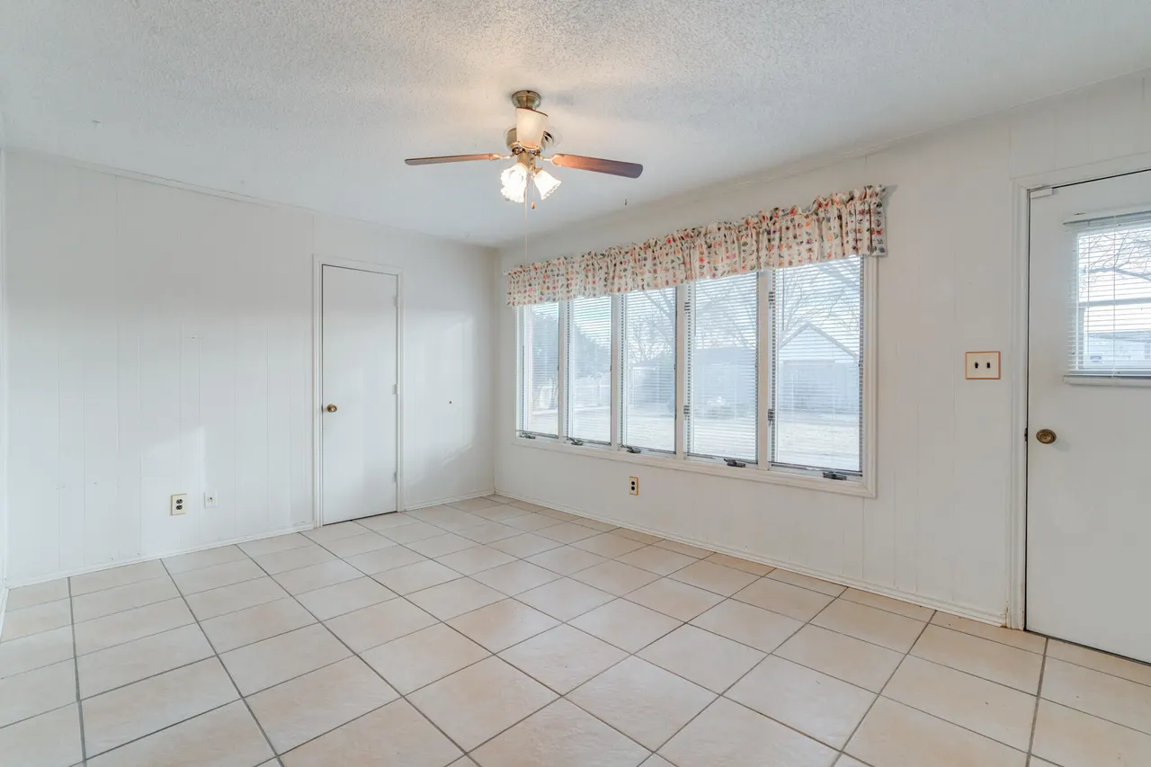 Photo 22 — 905 W Jackson Street, Floydada, TX 79235