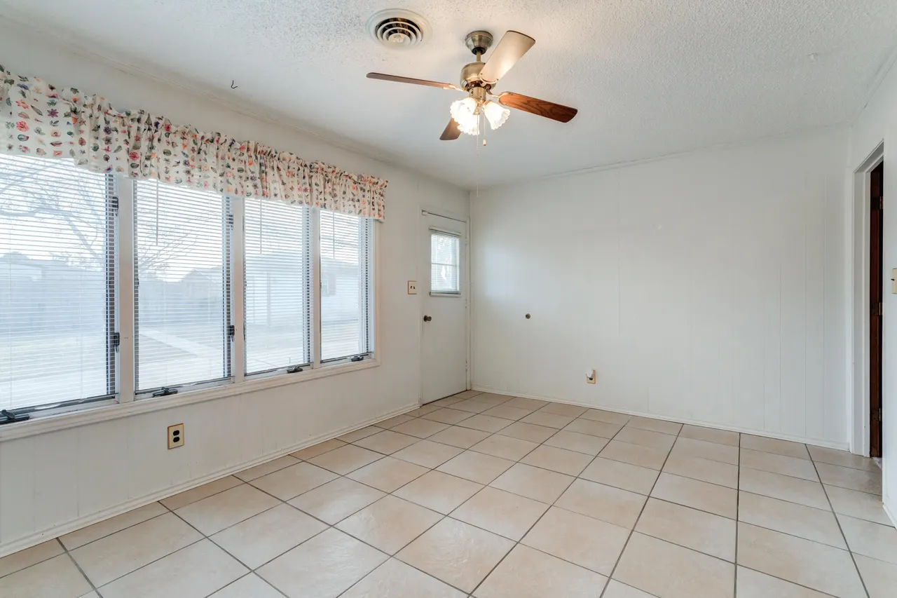Photo 23 — 905 W Jackson Street, Floydada, TX 79235
