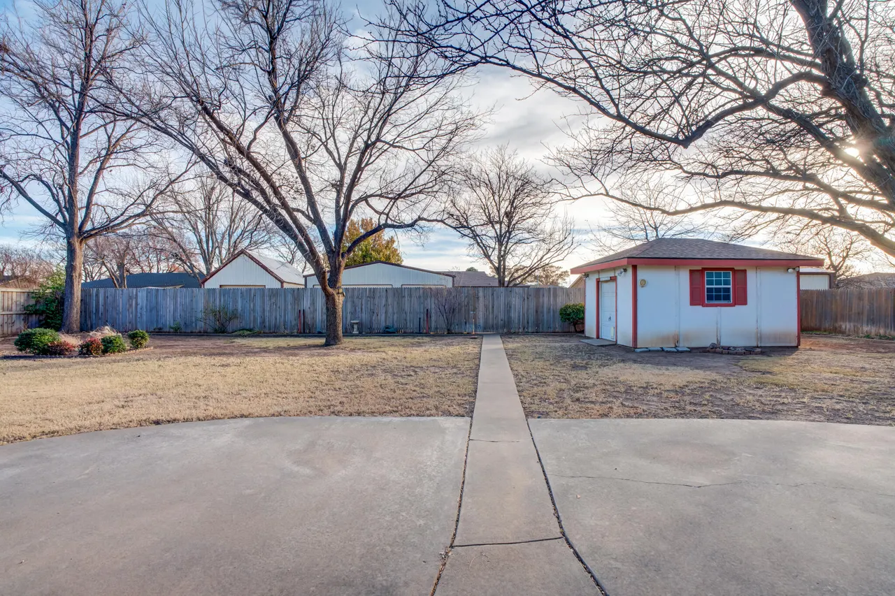 Photo 43 — 905 W Jackson Street, Floydada, TX 79235