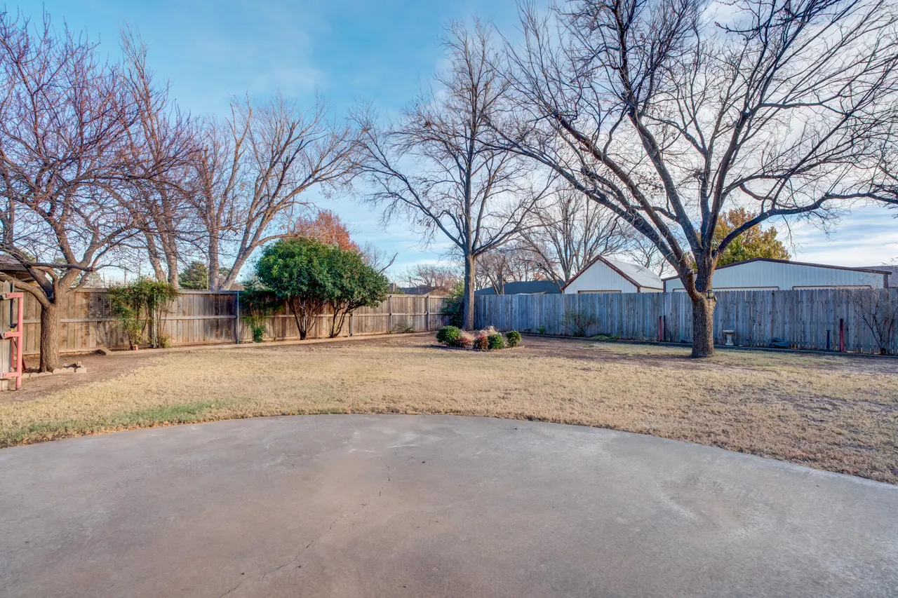 Photo 44 — 905 W Jackson Street, Floydada, TX 79235
