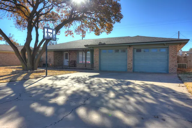 Photo 2 — 815 7th Street, Wolfforth, TX 79382