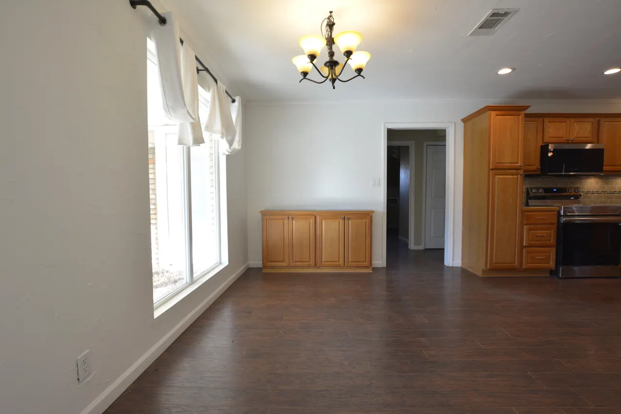 Photo 13 — 815 7th Street, Wolfforth, TX 79382