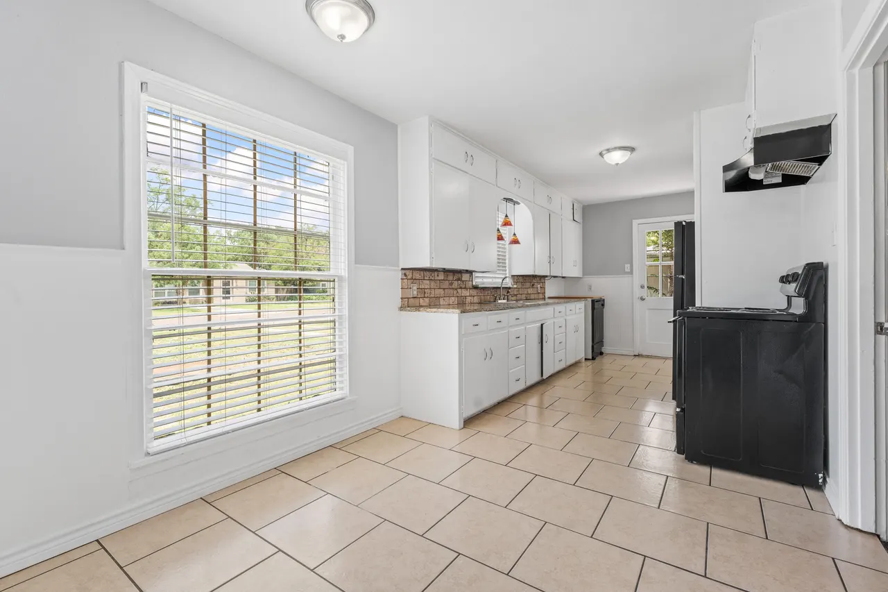 Photo 6 — 3313 26th Street, Lubbock, TX 79410