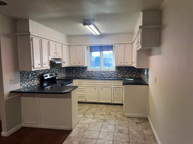 Photo 2 — 4932 63rd Street, Lubbock, TX 79414