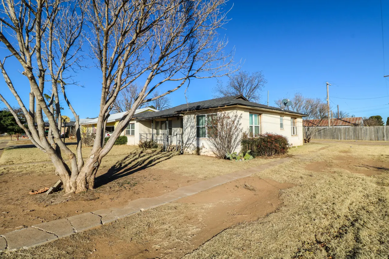Photo 14 — 733 E 13th Street, Littlefield, TX 79339