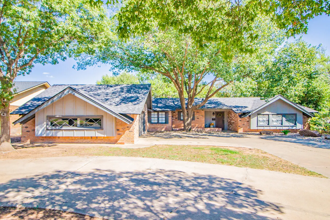 Photo 2 — 3507 66th Drive, Lubbock, TX 79413