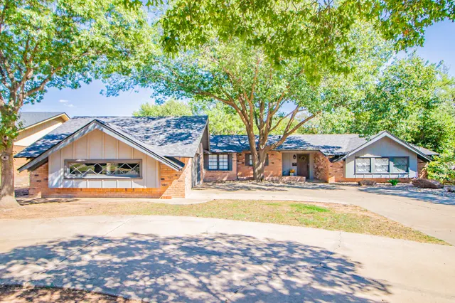 Photo 2 — 3507 66th Drive, Lubbock, TX 79413