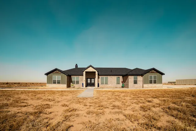 Front exterior — 7113 E F M 1294, Idalou, TX 79329
