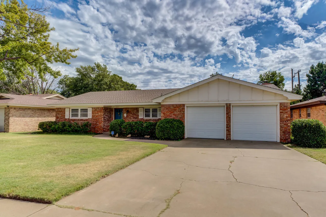 Photo 3 — 3023 66th Street, Lubbock, TX 79413