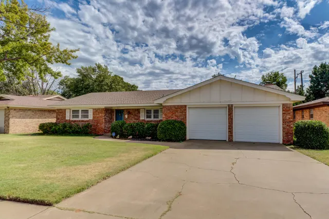 Photo 3 — 3023 66th Street, Lubbock, TX 79413