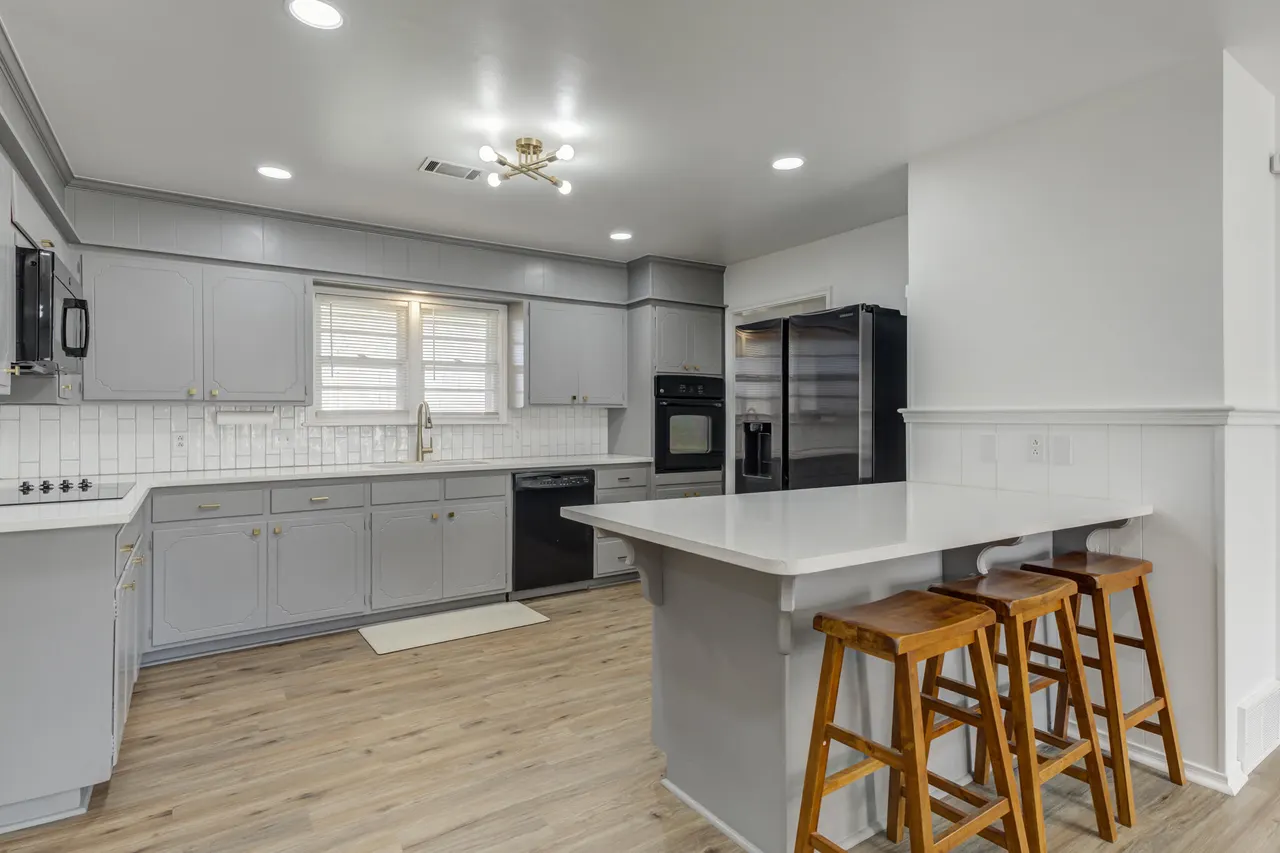 Photo 12 — 3023 66th Street, Lubbock, TX 79413