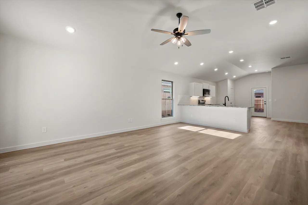 Photo 3 — 2403 Aberdeen Avenue, Wolfforth, TX 79382
