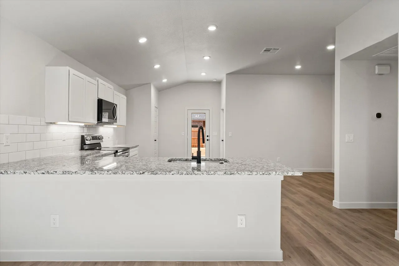 Photo 7 — 2403 Aberdeen Avenue, Wolfforth, TX 79382