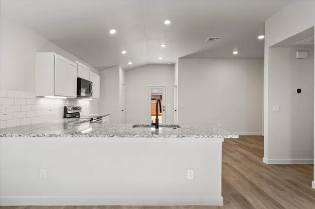 Photo 7 — 2403 Aberdeen Avenue, Wolfforth, TX 79382