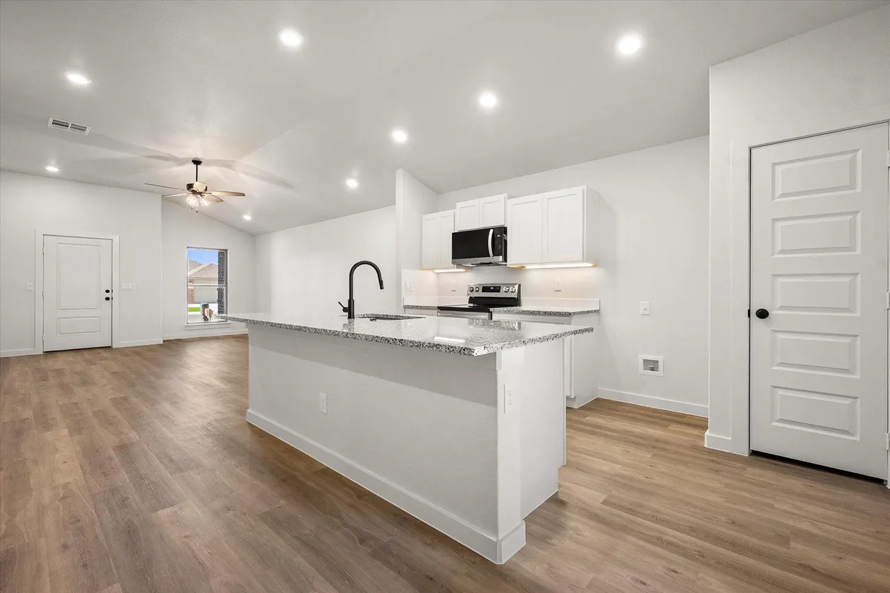 Photo 10 — 2404 Aberdeen Avenue, Wolfforth, TX 79382
