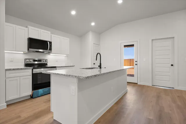 Photo 7 — 2404 Aberdeen Avenue, Wolfforth, TX 79382