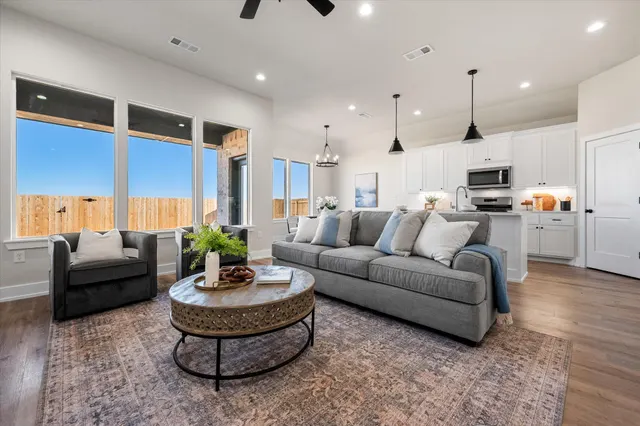 Photo 6 — 1404 Durham Avenue, Wolfforth, TX 79382