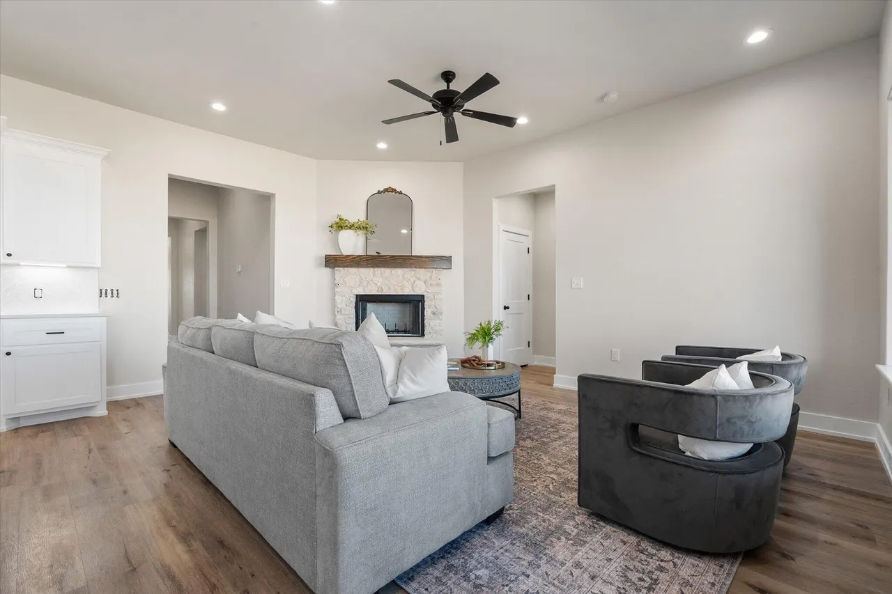 Photo 8 — 1404 Durham Avenue, Wolfforth, TX 79382