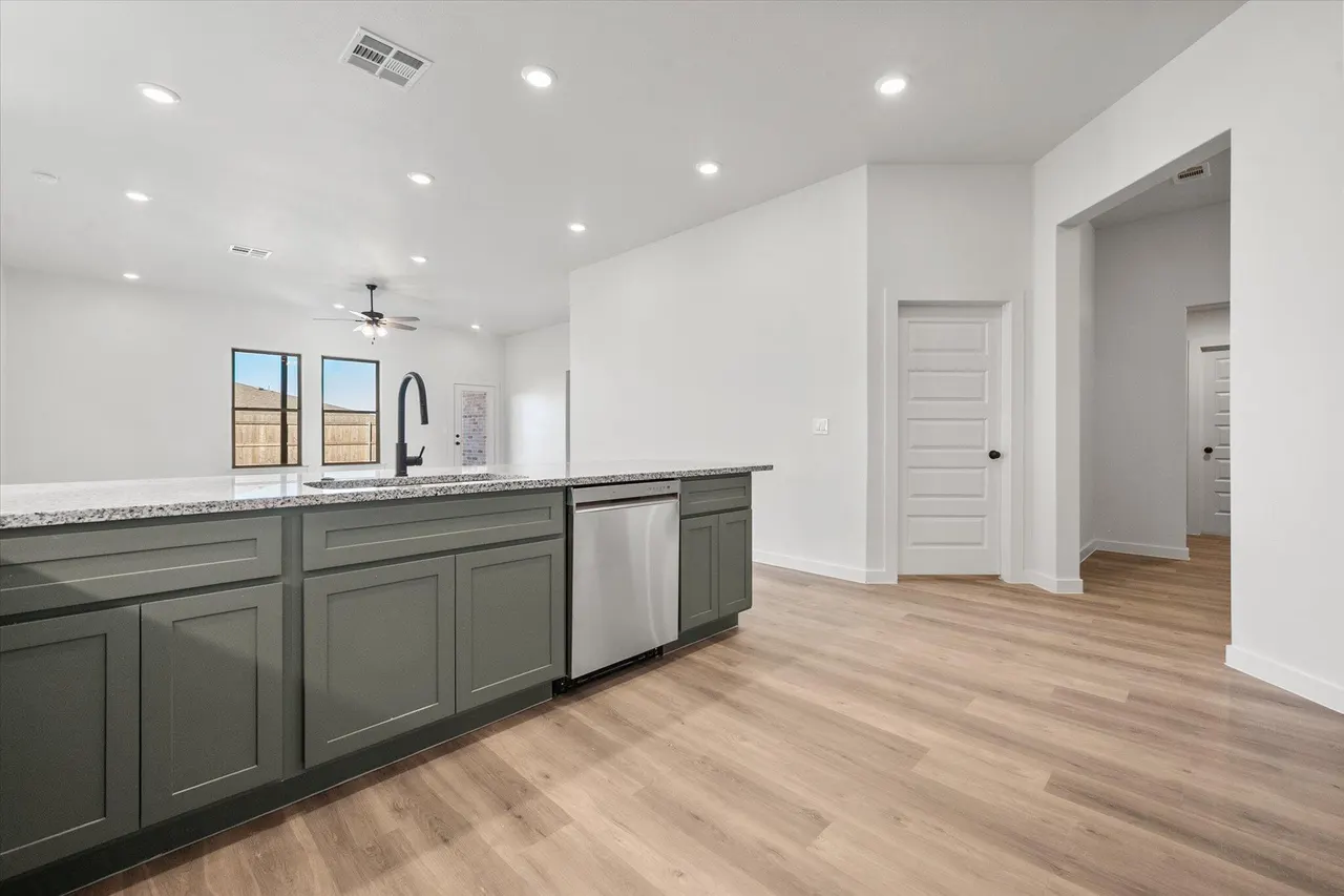 Photo 5 — 604 E 22nd Street, Wolfforth, TX 79382