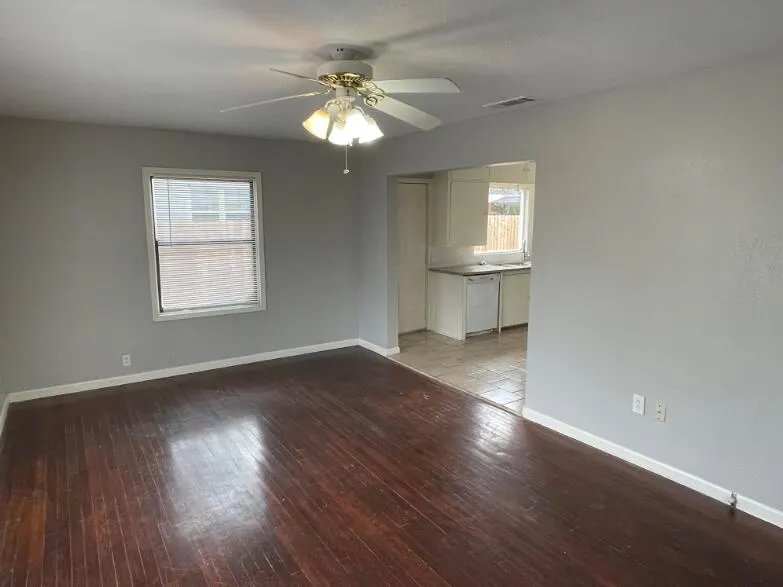 Photo 4 — 2607 27th Street, Lubbock, TX 79410
