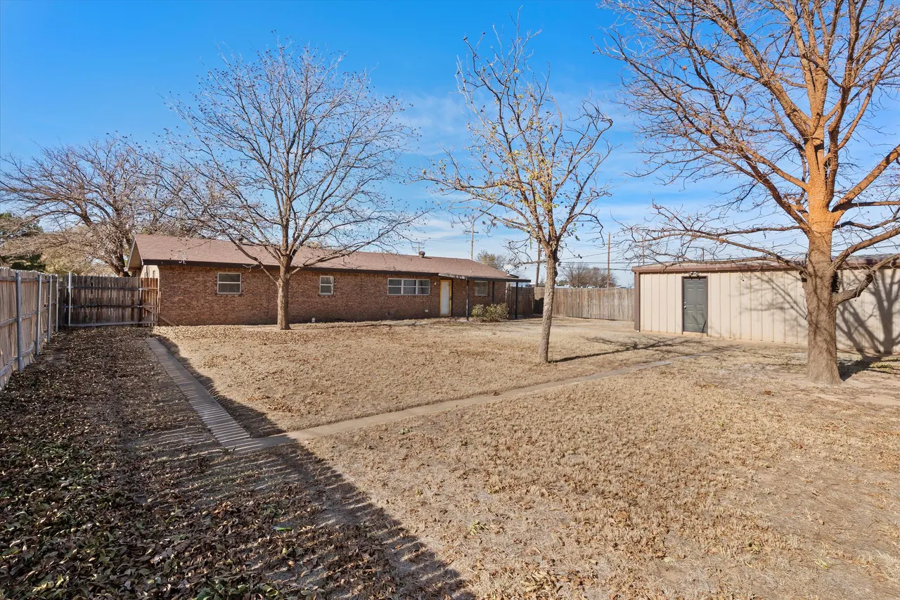 Photo 25 — 2003 College Avenue, Levelland, TX 79336