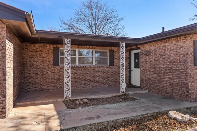 Photo 4 — 2003 College Avenue, Levelland, TX 79336