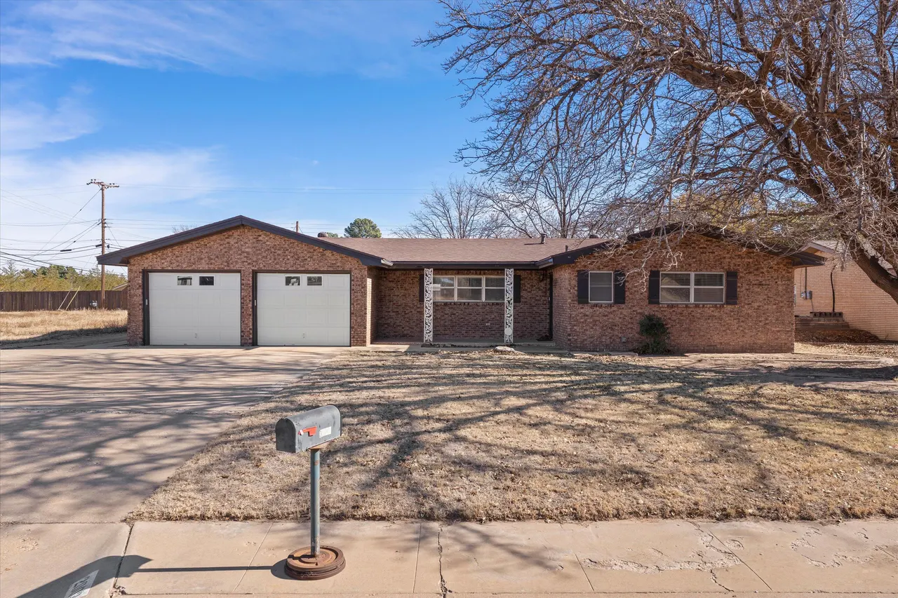 Front exterior — 2003 College Avenue, Levelland, TX 79336