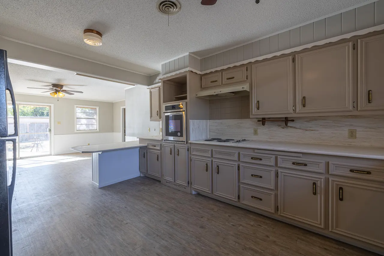 Photo 13 — 725 7th Street, Wolfforth, TX 79382