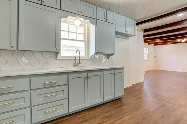 Photo 6 — 2618 31st Street, Lubbock, TX 79410