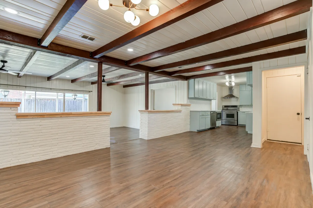 Photo 9 — 2618 31st Street, Lubbock, TX 79410