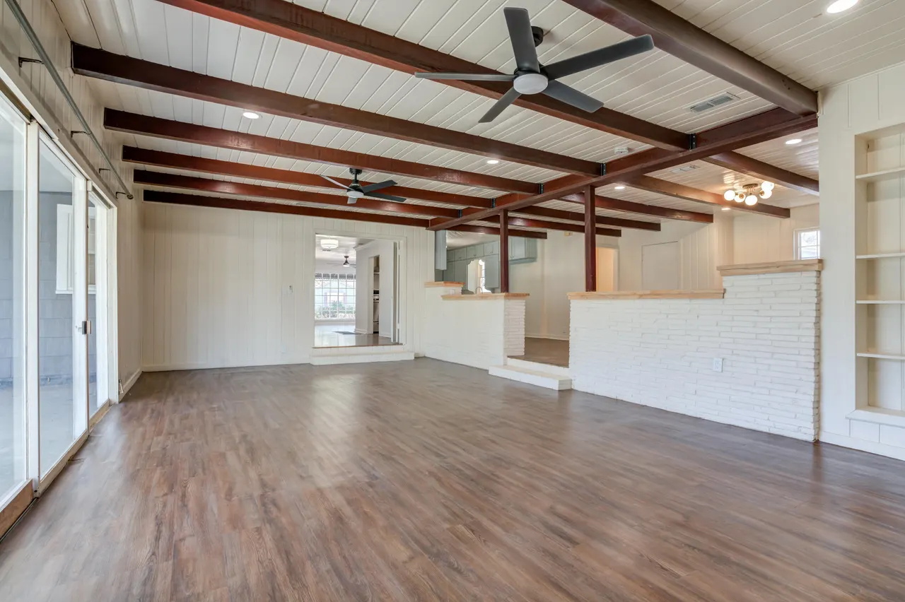 Photo 12 — 2618 31st Street, Lubbock, TX 79410