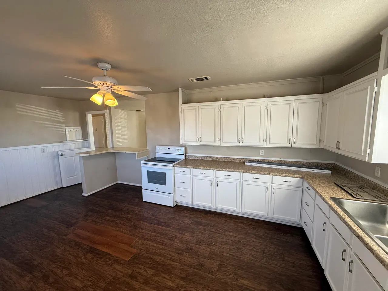Photo 5 — 2305 E 2nd Street, Petersburg, TX 79250