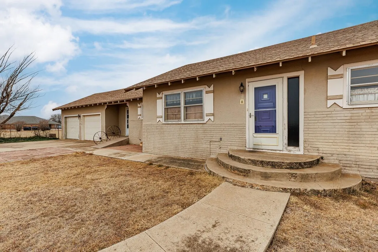 Photo 5 — 1228 S Ralls Highway, Floydada, TX 79235