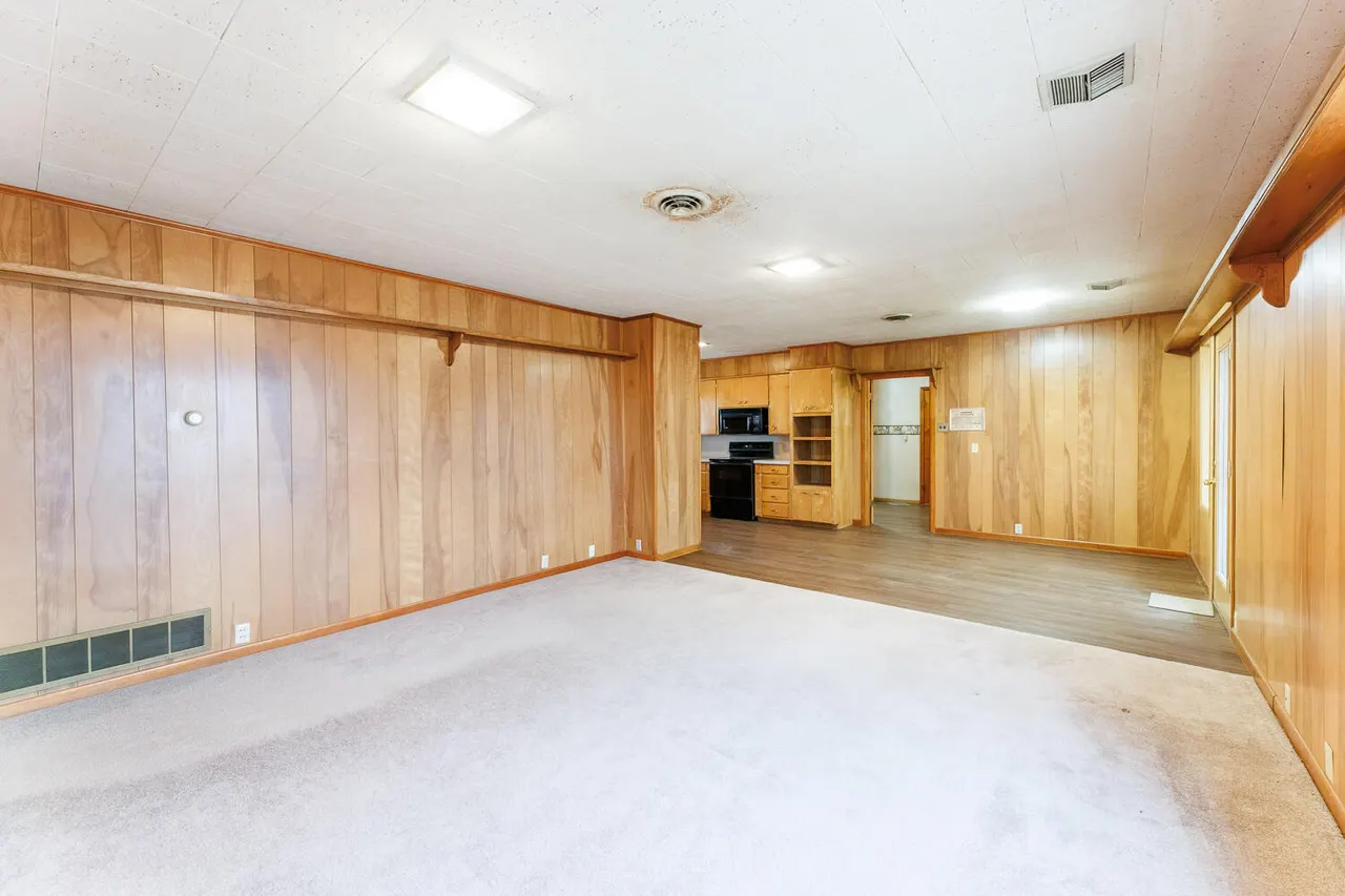 Photo 11 — 1228 S Ralls Highway, Floydada, TX 79235