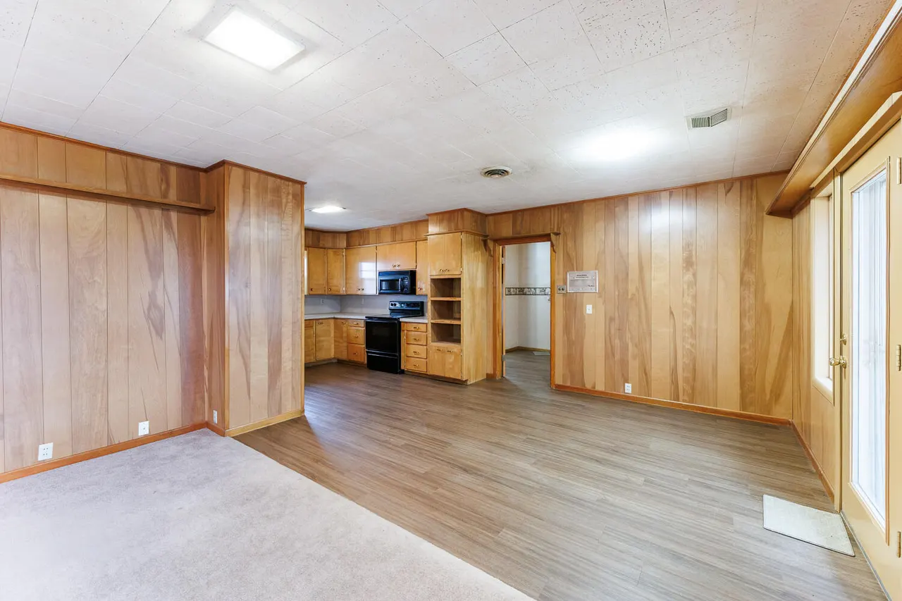 Photo 12 — 1228 S Ralls Highway, Floydada, TX 79235
