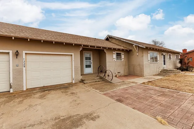 Photo 6 — 1228 S Ralls Highway, Floydada, TX 79235