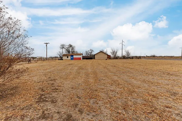 Photo 3 — 1228 S Ralls Highway, Floydada, TX 79235
