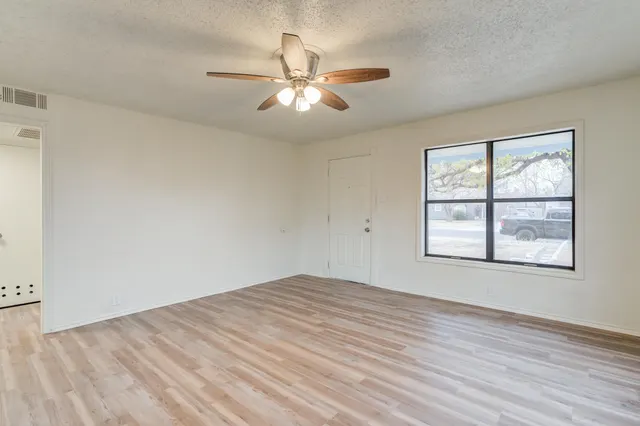 Photo 7 — 3318 36th Street, Lubbock, TX 79413