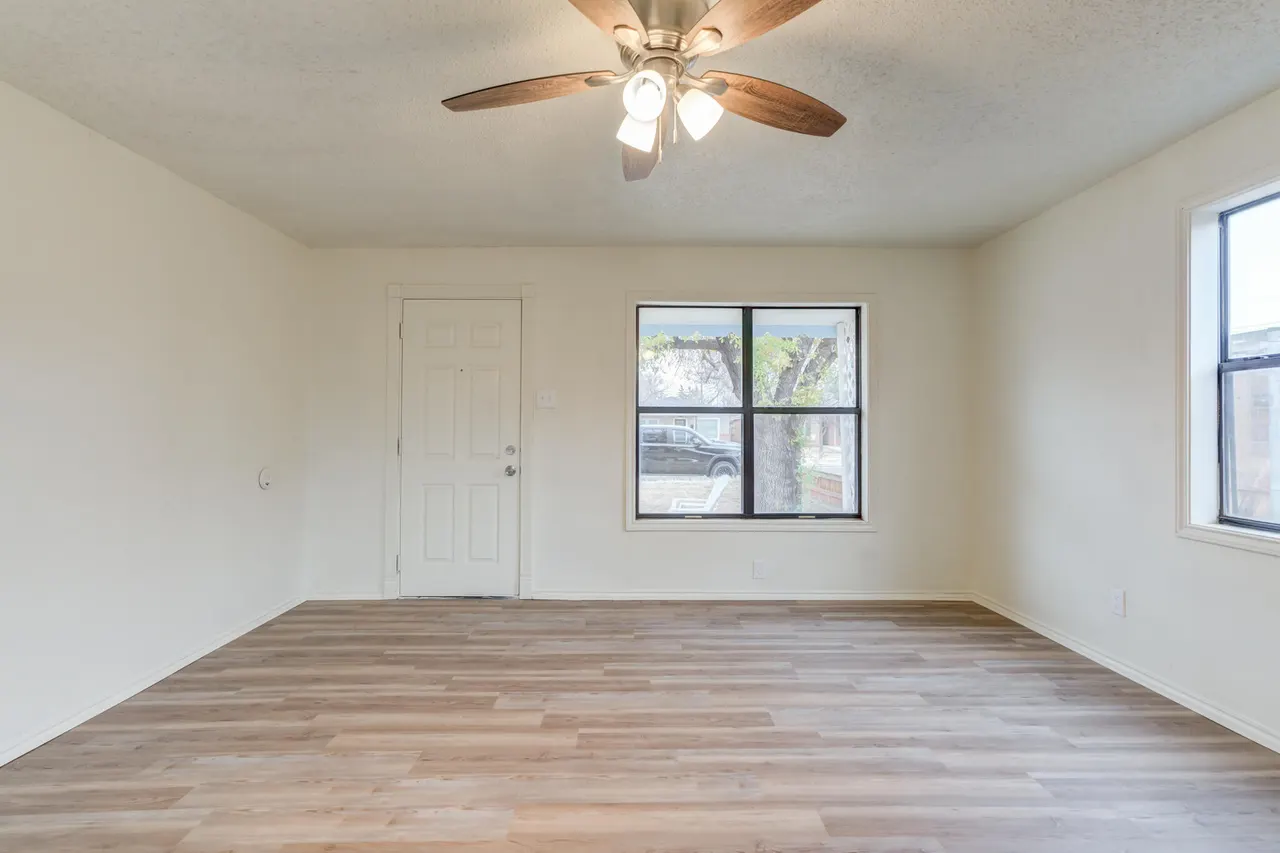 Photo 8 — 3318 36th Street, Lubbock, TX 79413
