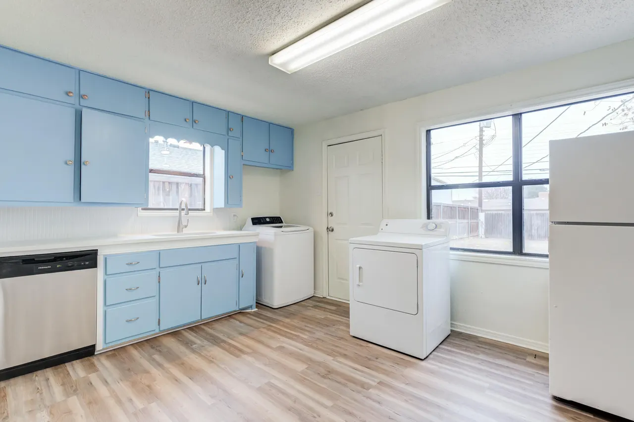 Photo 10 — 3318 36th Street, Lubbock, TX 79413