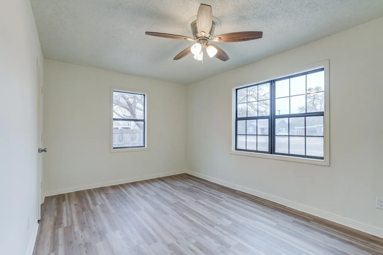 Photo 14 — 3318 36th Street, Lubbock, TX 79413