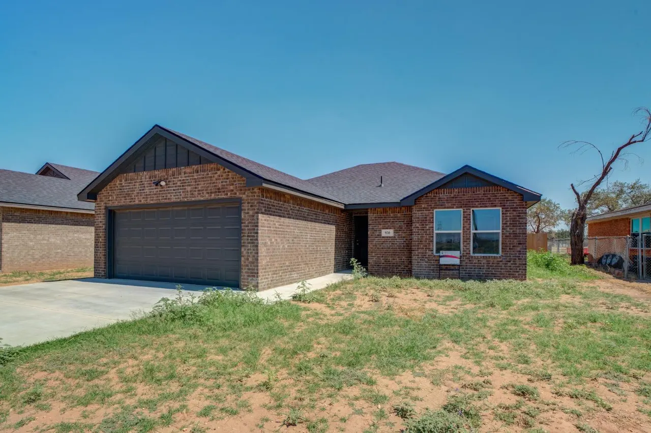 Photo 2 — 930 E Municipal Drive, Lubbock, TX 79403