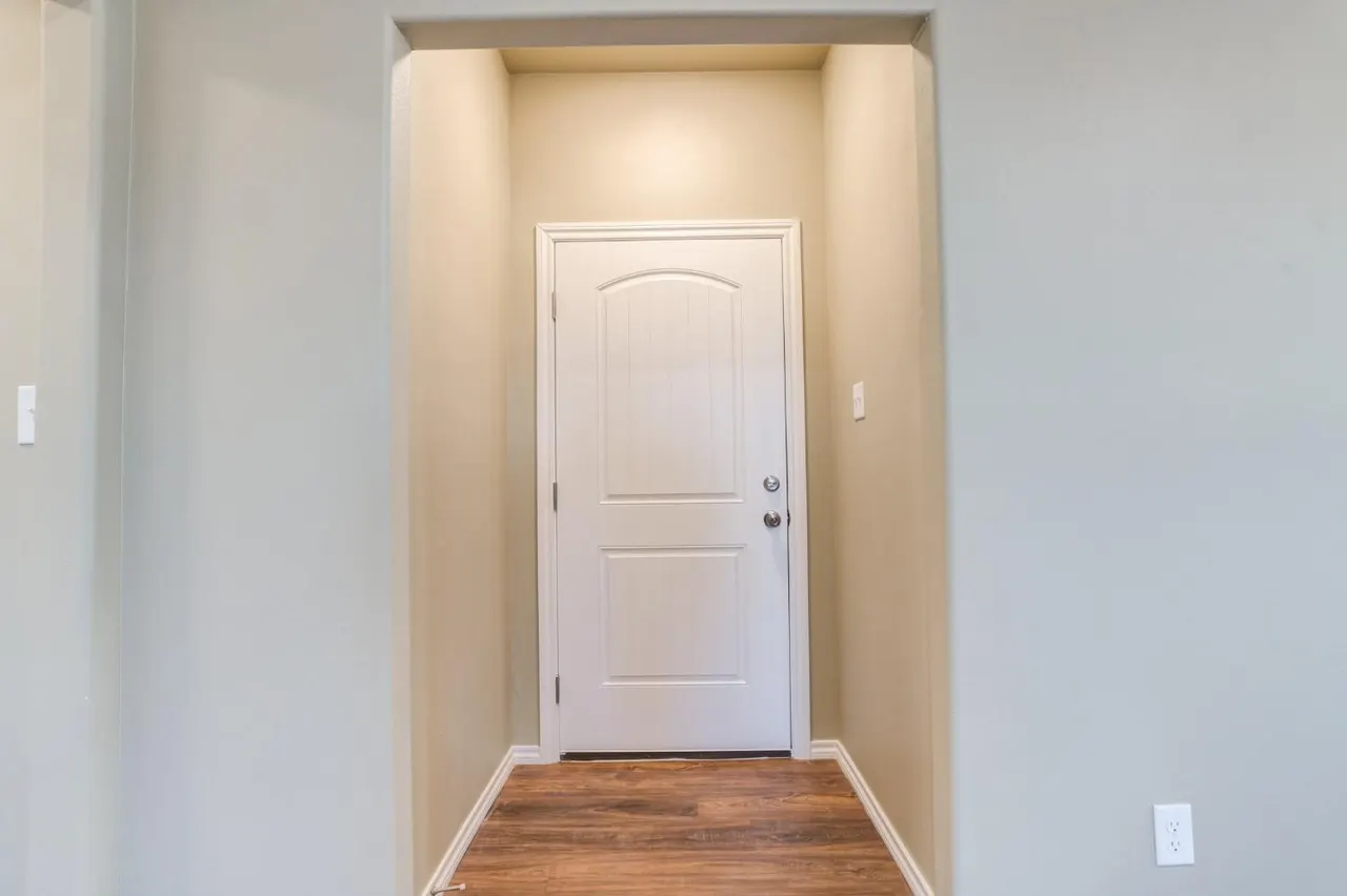 Photo 3 — 930 E Municipal Drive, Lubbock, TX 79403