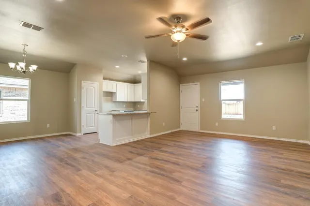 Photo 4 — 930 E Municipal Drive, Lubbock, TX 79403