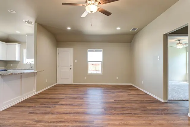 Photo 5 — 930 E Municipal Drive, Lubbock, TX 79403