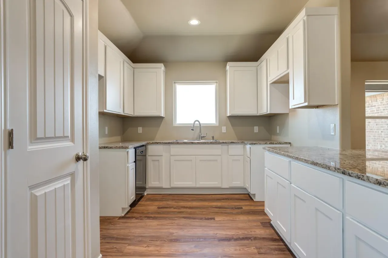 Photo 13 — 930 E Municipal Drive, Lubbock, TX 79403