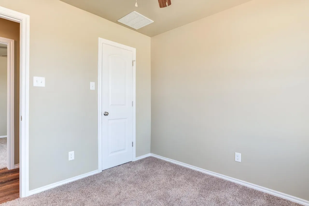 Photo 20 — 930 E Municipal Drive, Lubbock, TX 79403