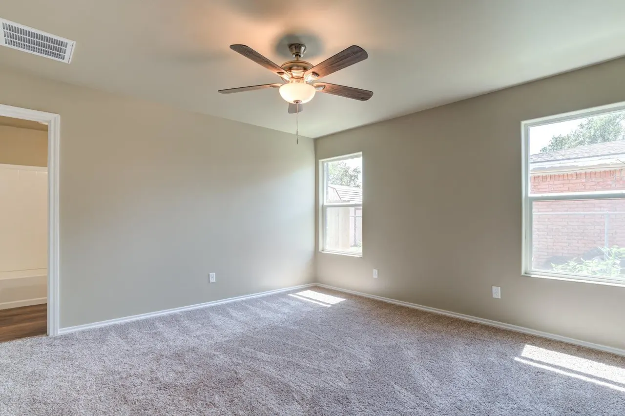 Photo 23 — 930 E Municipal Drive, Lubbock, TX 79403